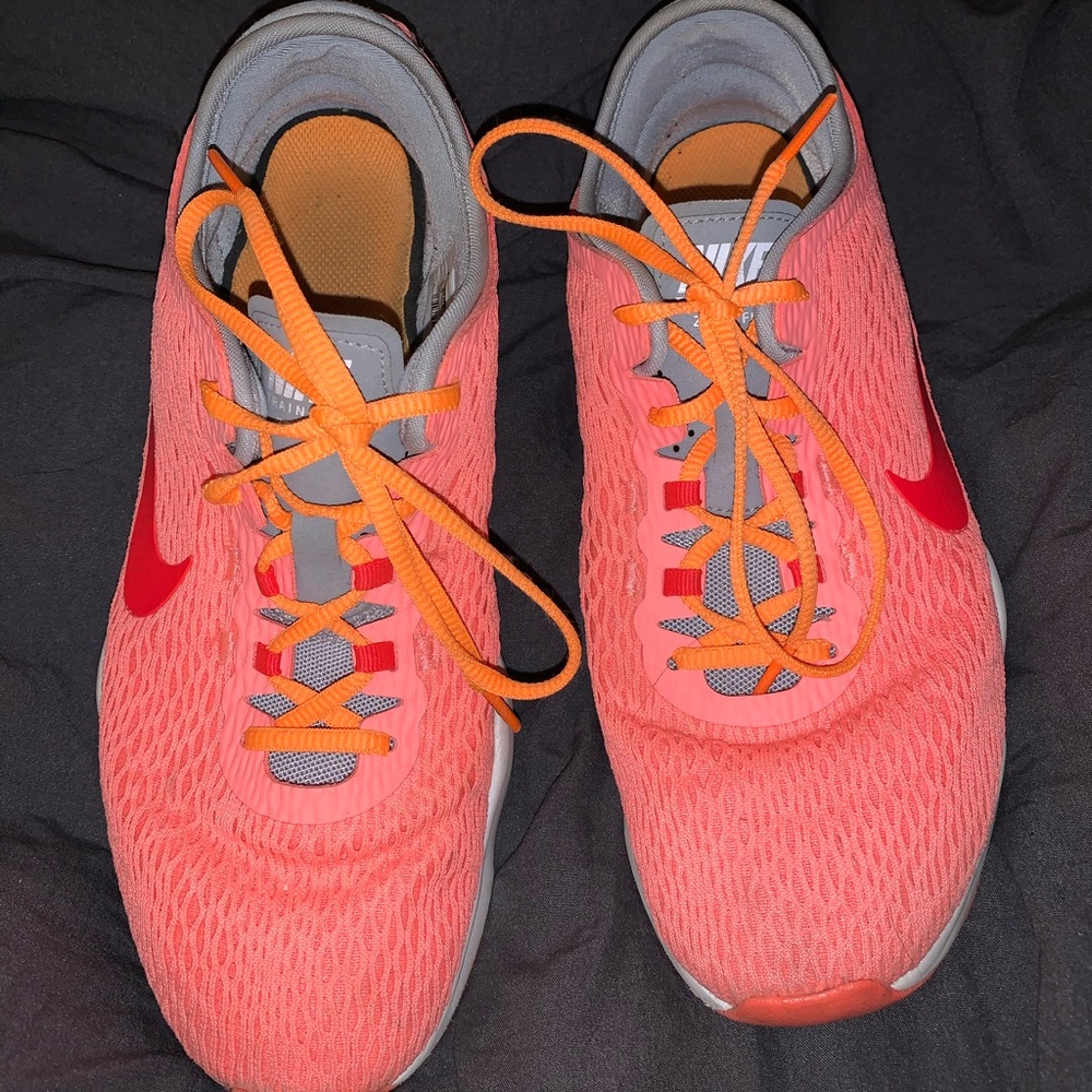 Nike Tennis Shoes